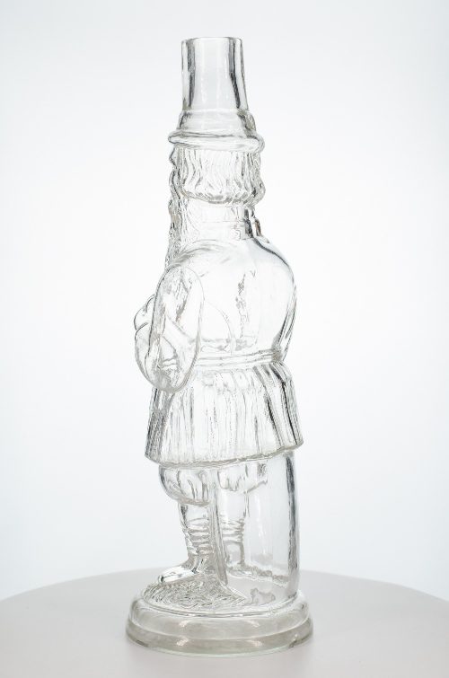 Ракурс 1.3. Фигурная бутылка «Балалаечник». Российская империя. XIX - XX век.