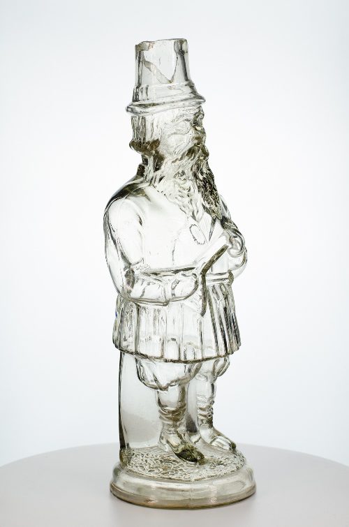 Фигурная бутылка «Крестьянин с балалайкой». Российская империя. XIX - XX век.