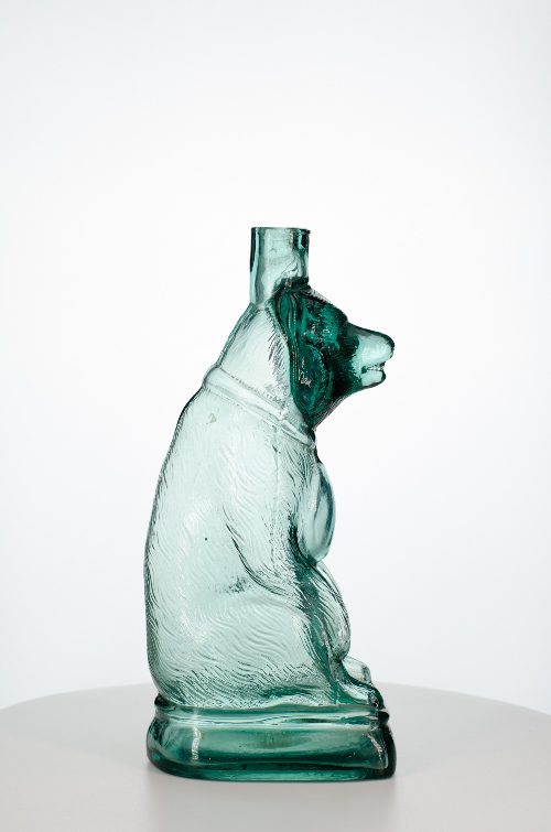 Ракурс 1.2. Фигурная бутылка «Медведь с медалью за пьянство». Российская империя. XIX - XX век.