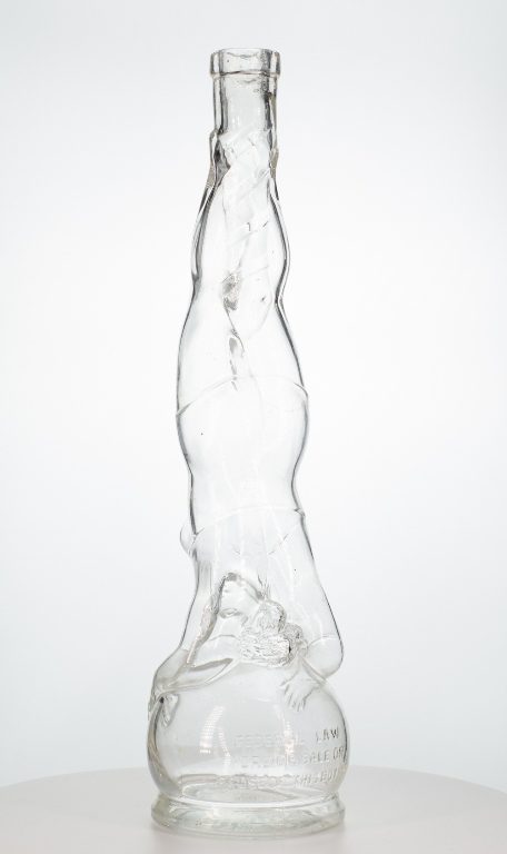 Ракурс 1.3. Фигурная бутылка «Акробатка на шаре»