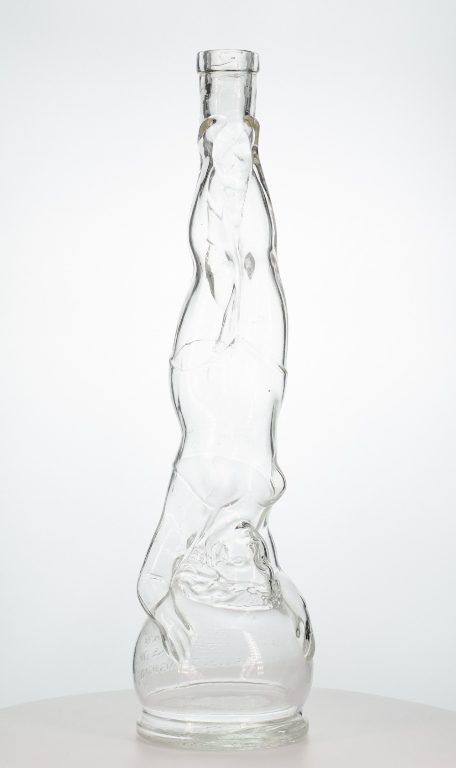 Ракурс 1.1. Фигурная бутылка «Акробатка на шаре». Франция. XX век.