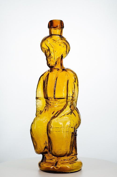 Фигурная бутылка «Турок, сидящий на барабане». Российская империя. XIX - XX век.