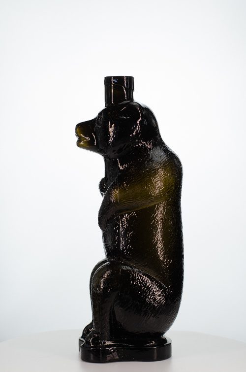 Ракурс 1.3. Фигурная бутылка «Медведь». Российская империя. XIX - XX век.