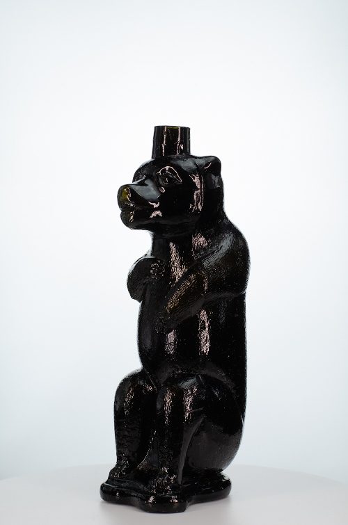 Ракурс 1.4. Фигурная бутылка «Черный Медведь»