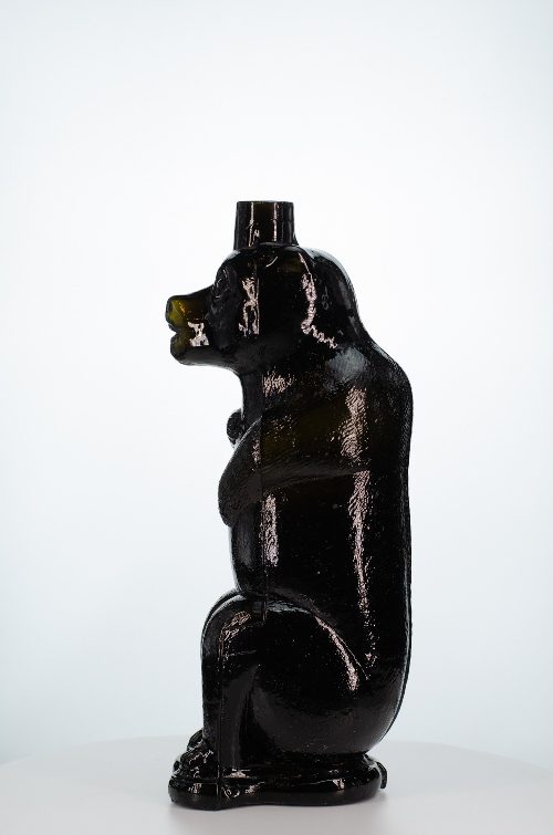 Ракурс 1.3. Фигурная бутылка «Черный Медведь»