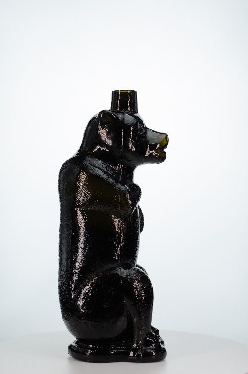 Ракурс 1.2. Фигурная бутылка «Черный Медведь»