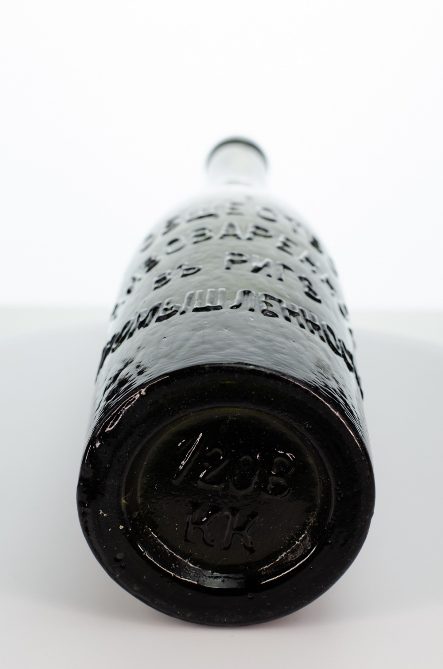 Фотография дна бутылка «Общество пив. пром. в Риге»