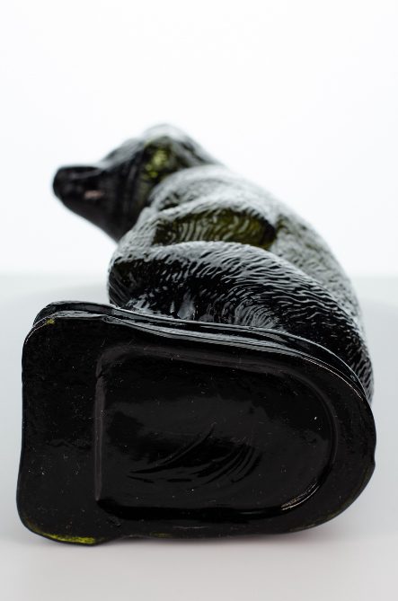 Фотография дна фигурная бутылка «Сидячий медведь»